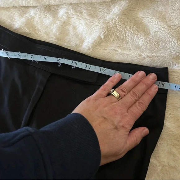 EUC Ann Taylor LOFT black “Marisa” pants. Straight leg. 9” rise. Flat front.Sz 6 - Picture 6 of 12